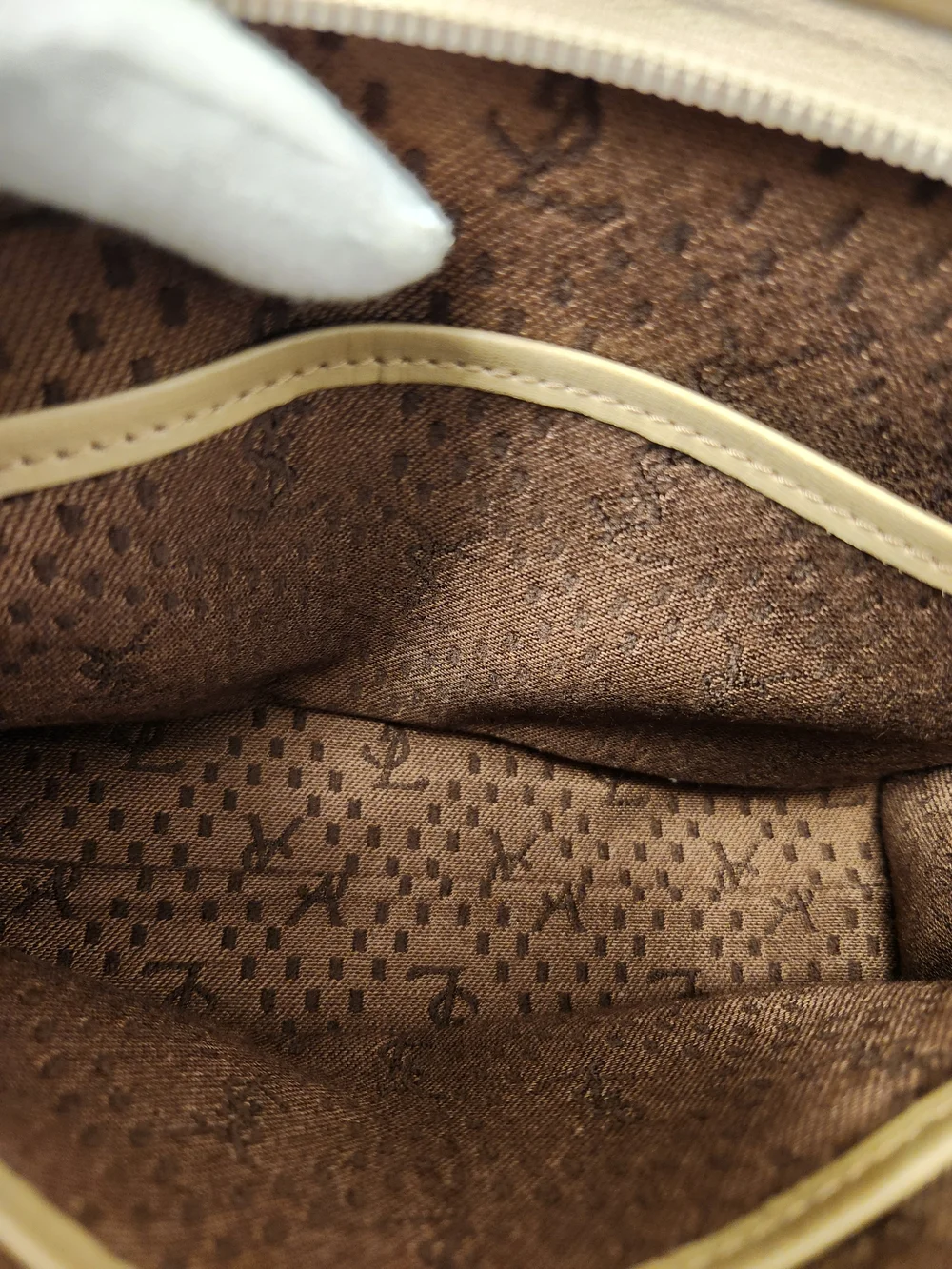 Yves Saint Laurent Beige Canvas Pouch - Picture 14 of 15